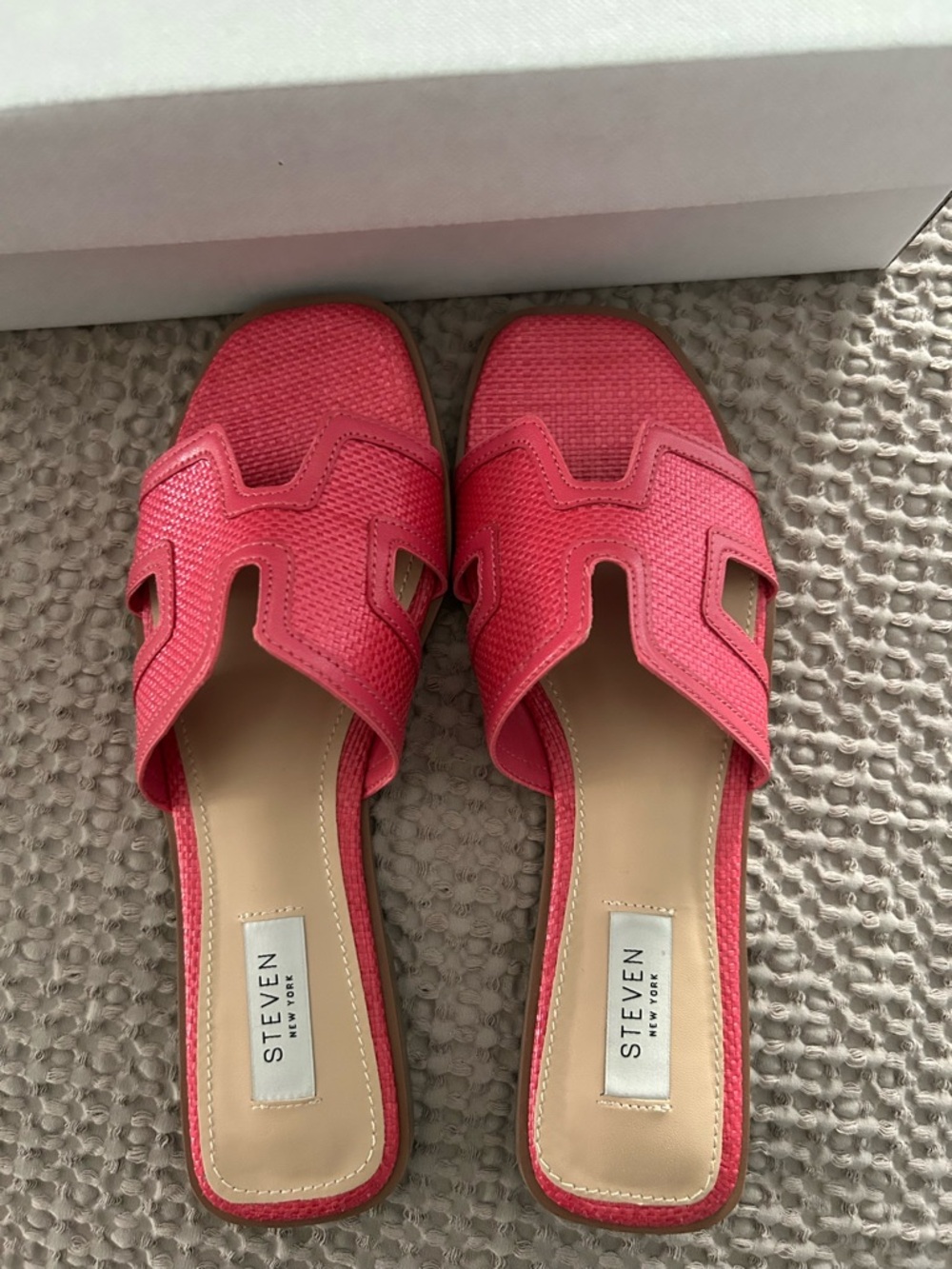 NEW IN BOX STEVEN NEW YORK      HANNA-CORAL PINK SLIDE SANDALS 8.5